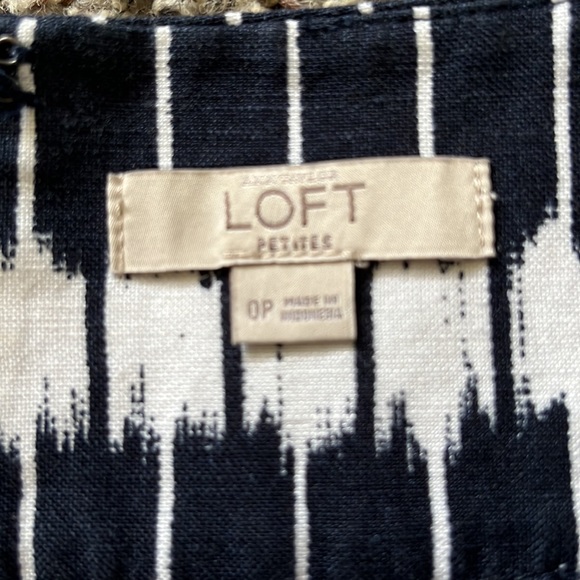 Loft Petites Blue/White Stripe Patterned Mini Pencil Skirt, Size 0P, Linen Blend - Picture 7 of 10
